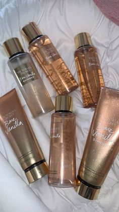 Victoria Secret Perfume Body Spray, Profumo Victoria Secret, Bare Vanilla, Victoria Secret Body Spray, 2024 Wishlist, Bath And Body Works Perfume, Shower Skin Care, Smell Goods