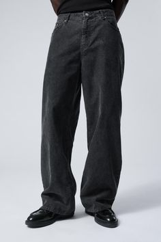 A pair of loose and baggy wide-leg corduroy trousers crafted from a recycled polyester and cotton-blend. These favourites feature classic 5-pocket design, a zip fly, large back pockets, and stitched rivets. Mens Black Baggy Jeans, Wide Fit Pants Men, Wide Jeans Men, Black Baggy Jeans Men, Best Baggy Jeans, Wide Leg Trousers Men, Black Baggy Jeans Outfit, Mens Wide Leg Trousers, Mens Black Pants