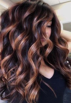 Summer Brunette Hair Balayage Dark, Dark Roots With Caramel Balayage, Hair Color Dimension, Burgundy Hair With Highlights Caramel, Brunette With Auburn Highlights, Red And Caramel Highlights On Dark Hair, Trendy Hair Colors For Brunettes, Dark Copper Balayage Brunette, Brown Hair Color Shades