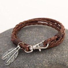 Wrap Armband, Leather Charm Bracelets, Feather Bracelet, Stylish Bracelet, Vintage Punk, Bracelet Women, Feather Charms, Silver Feather, Layered Bracelets