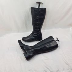 I present to your attention vintage black women's boots with a round toe made of genuine leather. These fashionable boots with buckles are comfortable and practical. The soft leather makes these boots very comfortable. These vintage knee-high boots with a retro design are made for special women. Made in Portugal. Be the center of attention with confidence. These boots are guaranteed to turn heads and start conversations. Retro style that never goes out of style offers you an iconic look that wil Long Black Boots, Black Leather Boots Women, Black Patent Leather Boots, Medieval Boots, Hippie Boots, Festival Boots, Low Heel Boots, Patent Leather Boots, Gogo Boots