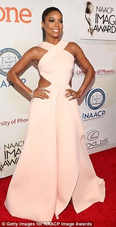 Gabrielle Union - 2015 NAACP Image Awards in Pasadena, California. (February 6, 2015) Peach Gown, Naacp Image Awards, Celebrity Style Dresses, Blush Gown, Red Carpet Gowns, Stylish Celebrities, Vintage Couture, Different Dresses