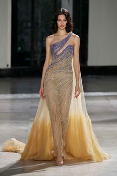 Crystal Gown Haute Couture, Beautiful Runway Dresses, Coutour Dresses Haute Couture, Mnm Couture Gowns, Runway Dresses 2023, Runway Couture Gowns, Run Way Dresses, Runway Fashion Couture 2023, Tony Ward Couture 2023