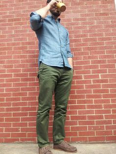 Green Pants Outfit Men, Olive Pants Men, Green Jeans Outfit, Mens Outdoor Fashion, Denim Shirt Outfit, Olive Pants