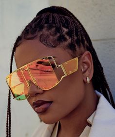 Rihanna Sunglasses, Sunglasses For Your Face Shape, Resort Swimwear, Funky Sunglasses, Sunglasses Men Vintage, Dream Ideas, Glasses Trends, Mens Designer Sunglasses, Glamorous Fashion