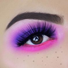 21 Purple Eyeshadow Looks for Brown Eyes > CherryCherryBeauty.com • Source: harbsy / Instagram Eyeshadow Looks For Brown Eyes, Purple Eyeshadow Looks, Eyeshadow Tips, Eye Makeup Looks, Fun Makeup, Silicone Makeup