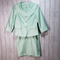 New! Le Suit The Hamptons Women's Jacket Skirt Suit Set Mint Green Size 10. Condition Is New With Tags. Jacket Pit To Pit 21", Length 25". Skirt Waist 16", Length 25". Offers Welcome Inventory Hanging Up Spring Formal Skirt Suit With Pockets, Fitted Skirt Suit With Pockets For Spring, Mint Jacket, Turquoise Skirt, Jacket And Skirt Set, Red Pleated Skirt, Black Skirt Suit, Ivory Skirt, Womens Skirt Suits