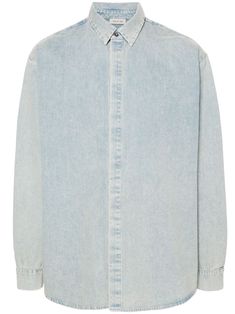 light blue cotton washed denim box-pleat detail classic collar concealed front button fastening long sleeves buttoned cuffs curved hem When buying this unisex item, keep in mind that it is graded in standard men's sizing. City Shorts, Fear Of God, Balenciaga Triple S, Custom Watch, Washed Denim, Short Suit, Summer Beach Wear, Sweaters Knitwear, Light Jacket