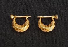 Ethnic 22kt gold hoop earring pair from rajasthan india. nice design good for jewelry collection.  Note - Please check picure carefully for more detail.  weight - 3.150 grams  size - 13.5 mm thickness - 5 mm material - 22kt yellow gold. Gents Ear Bali Gold, Traditional Round Earrings For Puja, Round Temple Jewelry Hoop Earrings For Festivals, Temple Jewelry Round Hoop Earrings For Festivals, Traditional Round Hoop Earrings For Diwali, Temple Jewelry Hallmarked Earrings For Puja, Hallmarked Temple Jewelry Earrings For Puja, Handmade Festive Temple Hoop Earrings, Festive Handmade Temple Hoop Earrings