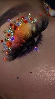 Black Makeup Asthetic, Airbrushed Outfit Ideas, Carnival Makeup Ideas, Hot Eyeliner, Rhinestone Eye Makeup, Edc Makeup, Rhinestone Makeup, Prom Eye Makeup, Carnival Makeup