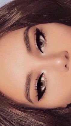 Alat Makeup, Tutorial Eyeliner, Eyeliner Tips, Makeup Tip, Blue Eyeliner, Smink Inspiration, Eye Liner Tricks, Makijaż Smokey Eye