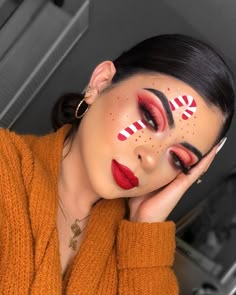 Makeup Looks Winter, Holiday Eye Makeup, Christmas Makeup Ideas, Eye Makeup Guide, Xmas Makeup, Christmas Eyeshadow, Christmas Eye Makeup, Holiday Makeup Looks