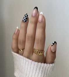 Simple Square Nail Designs, Nail Designs Simple Short, Checkered Nail Art, Nail Designs Simple, Smink Inspiration, Makijaż Smokey Eye, Short Acrylic Nails Designs, Minimalist Nails