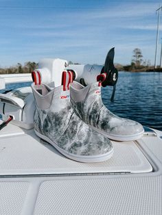 The Ankle Deck Boot collection has been crafted specifically for off-shore anglers. Anglers are athletes, and like any athlete, they demand the best footwear to help them perform at a high level. We've created a lightweight design with the same slip-resistant Chevron outsole found on our Legacy boots. The ankle deck boot is a great option for any on-the-water athlete looking for protection with slip-on-and-go styling. This version features Mossy Oak™ Elements camouflage print, so you can take th