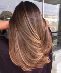 Highlights Brown Hair Balayage, Light Brunette Hair, Rambut Brunette, Brown Hair Looks, Brown Hair Inspo, Hair Tint, Brunette Hair With Highlights, Brown Hair With Blonde Highlights, Brunette Balayage Hair