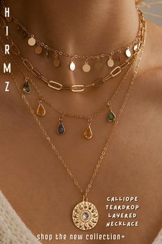 This glamorous Calliope teardrop boho layered necklace features layers of the cultured sunrise pendant, a gold-plated locked chain style,making it a stand-out pick for summer layering. #hippienecklace #boholayerednecklace #beadednecklace #layeredpearlchokernecklace #longlayerednecklace #prettynecklace Boho Layered Necklaces, Boho Jewelry Aesthetic, Earrings Aesthetic, Colorful Handbags, Vegan Handbags, Multi Layer Necklace, Trendy Boho, Hippie Necklace, Hippie Jewelry