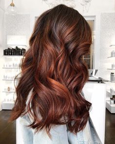 Auburn Brown Hair With Highlights, Auburn Brown Hair, Deep Auburn Hair, Light Auburn Hair Color, Brown Auburn Hair, Auburn Red Hair, Light Auburn Hair, Cheveux Oranges, Dark Auburn Hair