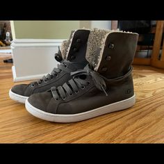 Excellent Condition, Only Worn A Couple Times. No Signs Of Wear. Mouse Color. Fall Ankle-high Sneakers With Leather Sole, Mid-top Leather Winter Boots, Suede Sneakers With Leather Trim, Winter Lace-up Sneakers With Leather Sole, Winter Leather Sneakers, Winter High-top Sneakers With Removable Insole, Winter Suede Mid-top Sneakers, Winter Mid-top Suede Sneakers, Winter Leather Mid-top Sneakers