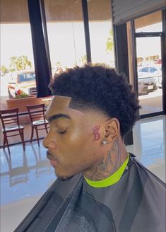 Short Curly Hair Black Man, Low Afro Taper, Black Men Taper Fade, Taper Fade Curly Hair Black Men, Low Taper Afro, Low Taper Fade Haircut Black, Tapered Haircut Black, Taper Fade Afro, Afro Hair Fade