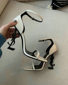 White Luxury Heels, Ysl Heels White, White Ysl Heels, Luxury Heels Aesthetic, Elegant Shoes Heels Classy, Designer Heels Aesthetic, Ysl Heels Aesthetic, Iconic Heels, Dream Heels