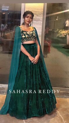 Bridal Dresses 2022, Indian Bridesmaid Dresses, Sangeet Outfit, Trendy Outfits Indian, Wedding Lehenga Designs, Dresses 2022