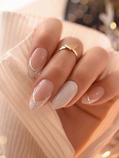 Graduation Nails Gel Almond, Sparkle Detail Nails, Acrylic Nail Designs Bridesmaid, Nails For Ball Gown, Grad Nails Ideas, Graduation Nail Inspo Short, Graduation Nails Ideas 2024, Sofisticated Nail Designs