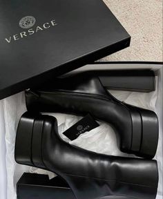 Versace Shoes Aesthetic, Talon Versace, Versace Aesthetic, Versace Boots, Pretty Sneakers, Luxury Heels