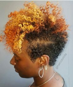 Love the cut and color Short Natural Styles, Blonde Natural Hair, Braids With Shaved Sides, Short Hair Designs, Short Natural Curly Hair, Blonde Natural