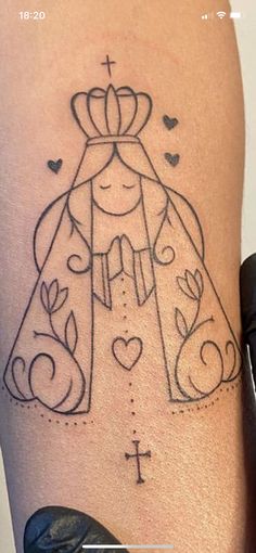 Fineline Tattoos, Finger Tattoo For Women, Fineline Tattoo, Subtle Tattoos, February 9, Tattoo Placement, Finger Tattoos, Deathly Hallows Tattoo, Compass Tattoo