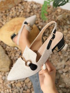 Classy Shoes For Women, Elegant Shoes Heels Classy, Female Shoes Heels, Foot Wear For Women, Stylish Sandals For Women, Office Heels, Chunky Pumps, Slingback Mules, Women Footwear