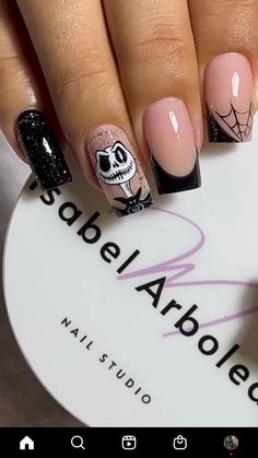 Hawolleen Nails, Manicure Halloween, Uñas Halloween 3d, Uñas Halloween Aesthetic, Halloween Manicure Short Nails, Hellowen Nails Art, Short Holloween Nails 2021, Disney Halloween Manicure, Halloween Manicure Ideas