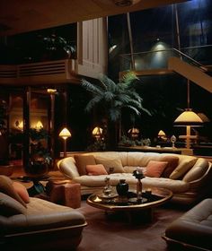 90s Interior, 80s Interior Design, 80s House, Club Luxury, 80s Home, 80s Interior, 70s Interior, 80s Decor, Retro Interior Design