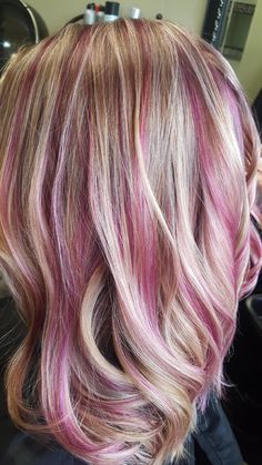 Blonde With Pink Highlights, Hair Pink Highlights, Y2k Highlights, Highlights Y2k, Hair Dimension, Hair With Pink Highlights