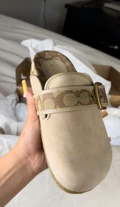 Slides, sandals, shoes, slippers, sneakers, designer, designer shoes, comfortable shoes, affordable shoes, house shoes, tennis shoes, runnibg shoes #shoes #slippers #designer #coach #slides Coach Slides, Shoes Affordable, Nike Shoes Women Fashion, Shoes Tennis, Pretty Shoes Sneakers, Kicks Shoes, Christmas Shoes