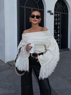 10251 Tassel Sweater, Sheer Swimsuit, Estilo Indie, Skandinavian Fashion, Pullover Outfit, Chique Outfits, White Tassel, Looks Street Style, Styl Boho