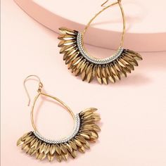 These Striking Statement Earrings Feature Vintage Gold Feather Motifs With Shiny Silver Chain Detail All Hand Sewn On Genuine Leather. A Perfect Match To Go With Our Signature Pegasus Necklace Vintage Gold Finish 2 ½” Medium Weight Sterling Silver Earwire Brand New Without Tag. Stella And Dot Necklace, Gold Feathers, Dot Jewelry, Delicate Earrings, Stella And Dot, Stylish Jewelry, Shiny Silver, Boutique Jewelry, Heart Earrings