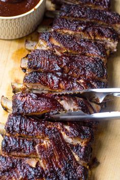 bbq ribs with barbecue sauce on the side