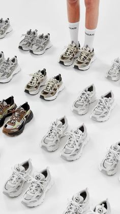 Sneaker Shop, Fashion Me, Marathon Runner, Shoes Photography, Axel Arigato, Shoes Photo, Shoe Inspo, Swag Shoes, Photography Inspo