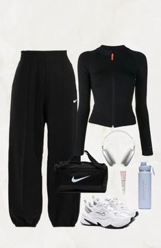 Laid Back Casual Outfits, Sport Gym Outfit, Gym Outfit Cute, Gym Inspo Outfits, Casual School Outfits Aesthetic, Cute Everyday Outfits For School Casual, Black Comfy Outfits, Clothes Ideas For School, Outfits For Winter School