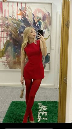 Red Dress With Red Tights, Red Monochromatic Outfit, Red Stockings Outfit, Outfit Vestido Rojo, Red Tights Outfit, Red Monochromatic, Edgy Grunge, Red Tights, Stockings Outfit