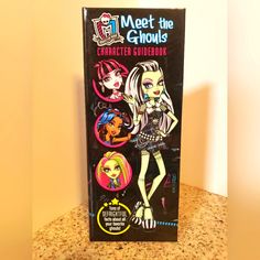 New, Never Read Monster High Character Guidebook. Has Tons Of Defrightful Facts About All Your Favorite Ghouls! Sturdy Hardcover With Spiral Bound Pages, Includes A Page To Check Off All The Characters That You Have Collected! 2014, Non Smoking Home, Brand New Book New Monster High, New Monster High Dolls, Monster High Toys, Character Guide, The Ghouls, Monster High Characters, Baby Doll Accessories, Monster High Dolls, Guide Book