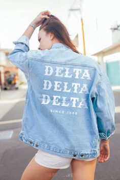 Greek Life Shirts, Jean Skirt Outfits, Denim Street Style, Jean Jacket Outfits, Tri Delta, Gamma Phi Beta, Diy Jacket, Gamma Phi