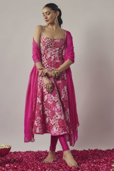 Featuring a pink anarkali in crepe base with floral print and embroidery. It is paired with lycra leggings and a silk organza embroidered dupatta. Accentuate it with statement jewellery and heels for festive occasions.The Party Isnt Over Yet End Of Season Sale Up TO 80%Off On Your Favourite Deals thatre still up for grabs. #Perniaspopupshop #womenswear #ethnic #whatiworewastrending #ppuslove #anarkaliset #lycra #silk #crepe #organza #weddingwear #festivewear भारतीय दुल्हन संबंधी, Indian Outfits Modern, डिजाइनर कपड़े, Design Kurta, Trendy Outfits Indian, Outfits Indian