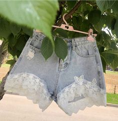 Fashion Butterfly Girls Jean Shorts PN4230 ●Size: S:length 34 cm,waist: 65 cm M:length 35 cm,waist: 69 cm L:length 36 cm,waist: 73 cm XL:length 37 cm,waist: 77 cm ●Material:cotton. ●About Shipping: We attach great importance to the orders of each customer and parcel delivery. 1.Processing time: 2-3 business days. 2.Shipping time: 10-15 business days to US, please allow 3-4 weeks shipping to other country.(Shipping times can be affected by variable customs clearance times or public holidays.) Fashion Butterfly, Parcel Delivery, Customs Clearance, Girls Jeans, Jean Shorts, Denim Shorts, Womens Shorts