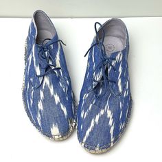 Johnston & Murphy New Denim Ikat Espadrille Lace Up Sneakers Shoes Sz 6.5 Blue / White Ikat Print Lace Up Super Comfy New Without Tags, Never Worn. Blue Sneakers With Speckled Midsole For Summer, Summer Blue Sneakers With Speckled Midsole, Summer Denim Blue Sneakers With Round Toe, Denim Blue Round Toe Summer Sneakers, Denim Blue Sneakers With Round Toe For Spring, Denim Lace-up Sneakers For Summer, Johnston And Murphy Shoes, Ikat Print, Johnston Murphy