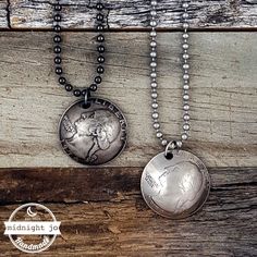 1965-1998 Year Domed Washington Quarter Necklace. These necklaces make a great statement and you can choose any year of significance. They make great gifts for anniversaries, graduations, birthdays an Quarter Dollar, Have Metal, Us Coins, Coin Jewelry, Coin Necklace, Everyday Items, Ring Necklace, Necklaces Bracelets, Anniversary Gifts