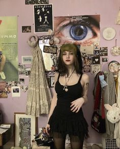 Streetwear Room, Goth Gifts, How To Impress, Estilo Indie, Goth Girl, Grunge Goth, Soft Grunge, Look Cool