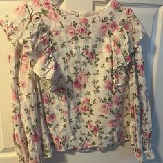 Floral Top. Never Worn. Casual Pink Rose Print Blouse, Casual Pink Blouse With Rose Print, Pink Rose Print Blouse For Spring, Cute Pink Blouse For Spring, Cute Pink Spring Blouse, Floral Top, Floral Tops, Top Blouse, Blouses