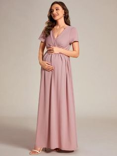 This stunning pleated V-neck maternity dress is the perfect way to showcase your growing bump. The soft and stretchy fabric hugs your curves in all the right places, while the pleated design adds a touch of elegance and sophistication. Wear it to your next baby shower or special event and be the envy of all your friends. Pretty Maternity Dresses, Dolly Fashion, Bodycon Evening Dress, Square Neck Long Sleeve, Women Bodycon Dress, Ever Pretty, Affordable Dresses, Sleeve Bodycon Dress, Long Sleeve Bodycon