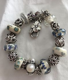 Pandora Bracelet Charms Ideas, Pandora Style Bracelet, Pandora Bracelet Designs, Pandora Beads, Bracelet Inspo, Pandora Style